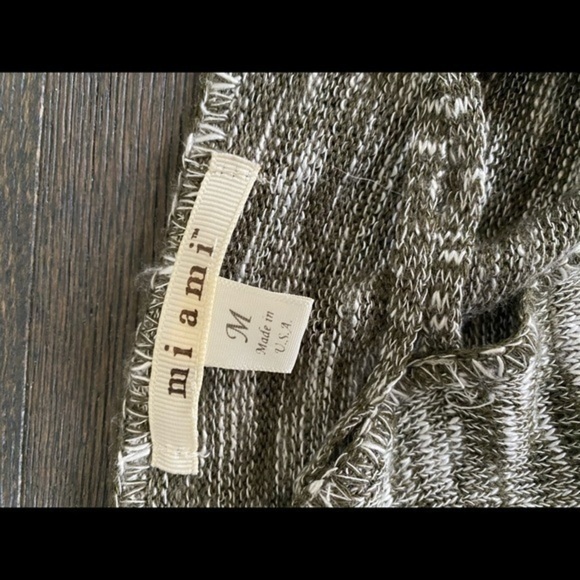 Miami Taupe Front Keyhole Sweater Size M - Picture 5 of 5